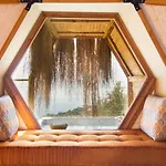 Kabak Dome Suites Hotel *